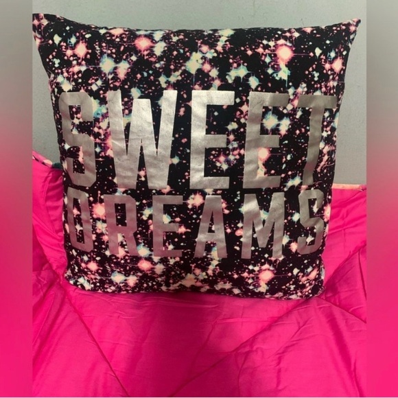 NEW VS PINK GALAXY THROW PILLOW SWEET
DREAMS - Picture 1 of 7